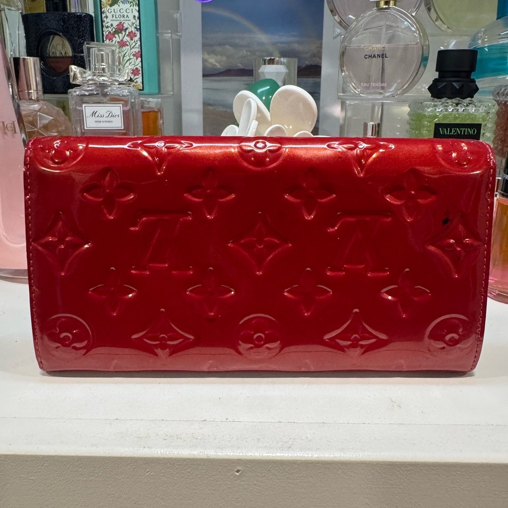 ❌SOLD Louis Vuitton Monogram Sarah Vernis Wallet - Picture 2 of 9